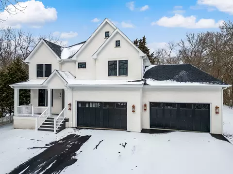 874 Walnut St, Glen Ellyn, IL 60137