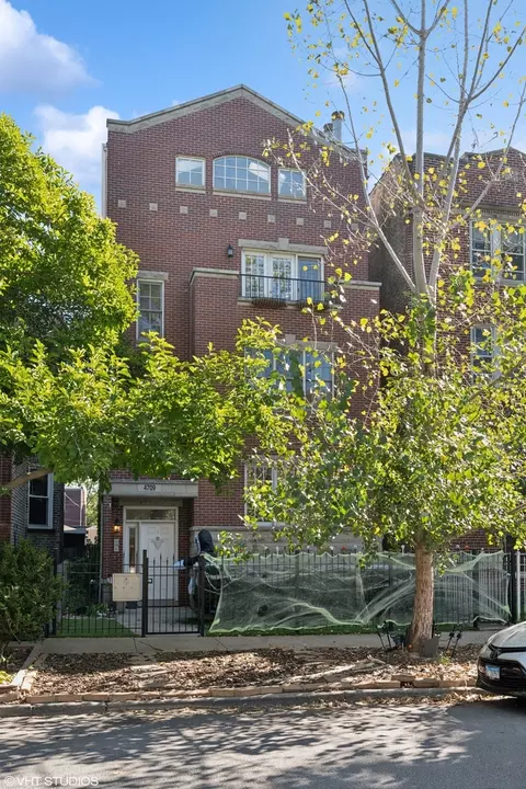 4709 N Rockwell St #3, Chicago, IL 60625