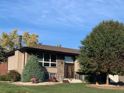 7912 W 100th Pl, Palos Hills, IL 60465