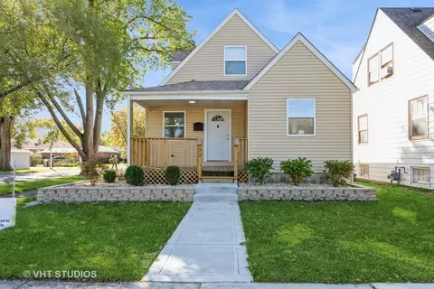 32 E 140th Ct, Riverdale, IL 60827