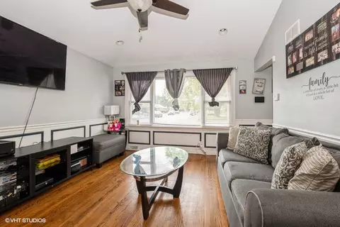 Living - 752 E 146th St, Dolton, IL 60419 photo 1 of 2
