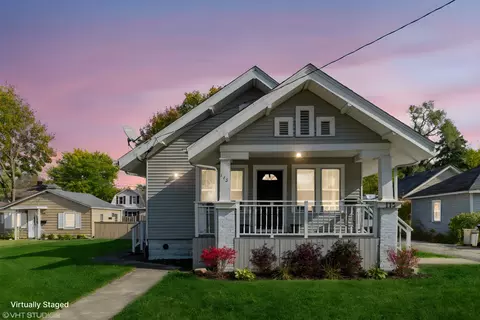 113 Grant St, Barrington, IL 60010