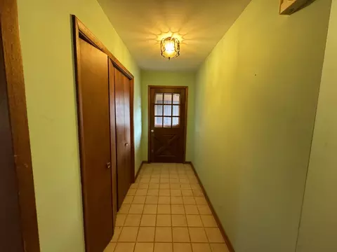 Entry Way - 780 Gary Ave, Aurora, IL 60506 photo 1 of 2