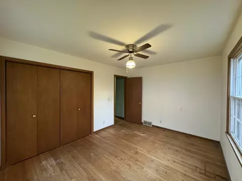 Bedroom - 780 Gary Ave, Aurora, IL 60506 photo 4 of 6