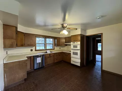 Kitchen - 780 Gary Ave, Aurora, IL 60506 photo 3 of 3