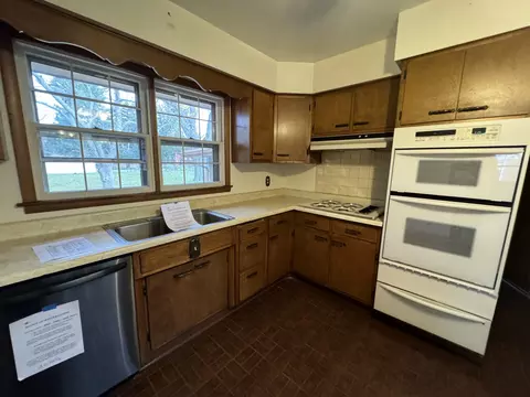 Kitchen - 780 Gary Ave, Aurora, IL 60506 photo 1 of 3