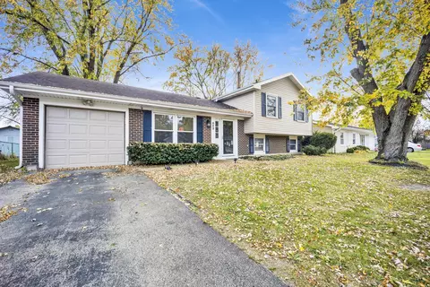 242 Gettysburg Dr, Bolingbrook, IL 60440