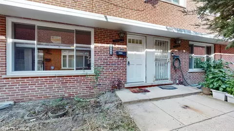 6904 N Ridge Blvd #D, Chicago, IL 60645