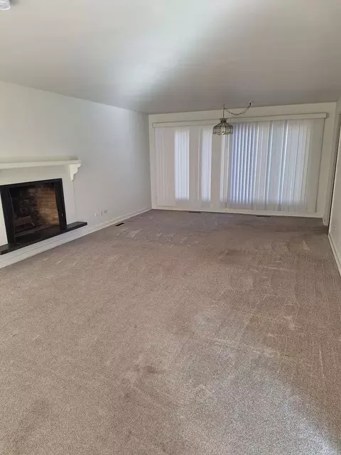 Undisclosed, Elgin, IL 60123 photo 6