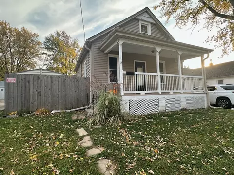 1110 W Oakland Ave, Bloomington, IL 61701