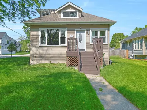 386 S Sunnyside Ave, Elmhurst, IL 60126
