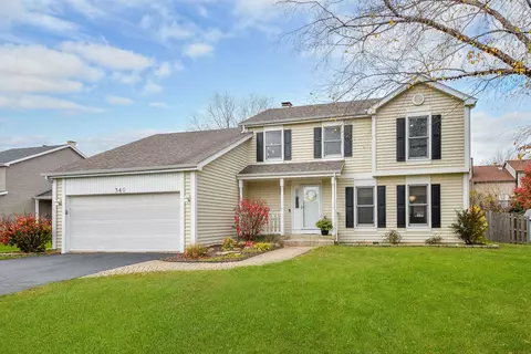 340 Wildwood Dr, North Aurora, IL 60542
