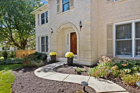 Undisclosed, Naperville, IL 60565 photo 2