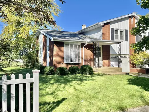 1303 S Oak St, Pontiac, IL 61764