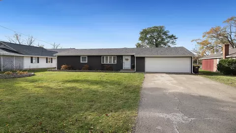 7832 Shore Dr, Machesney Park, IL 61115