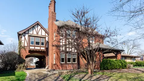 175 N Taylor Ave, Oak Park, IL 60302
