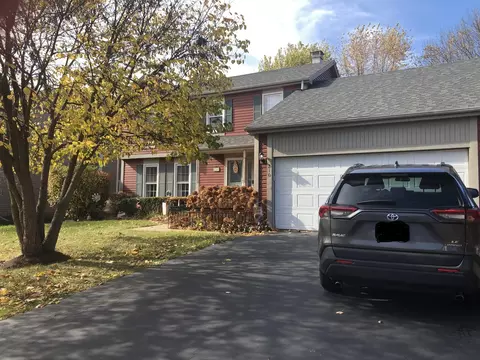 210 Wildwood Dr, North Aurora, IL 60542