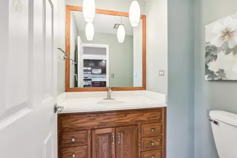 Bath - 1821 E Cree Ln, Mount Prospect, IL 60056 photo 1 of 5