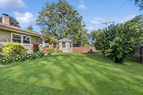 Exterior - 1821 E Cree Ln, Mount Prospect, IL 60056 photo 2 of 5