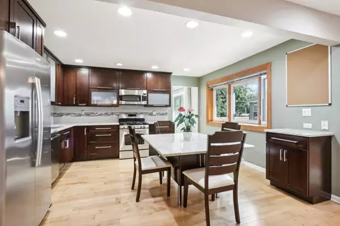 Kitchen - 1821 E Cree Ln, Mount Prospect, IL 60056 photo 3 of 3