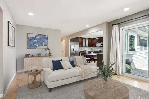 Living - 1821 E Cree Ln, Mount Prospect, IL 60056 photo 4 of 5