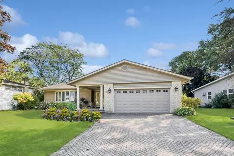 Exterior - 1821 E Cree Ln, Mount Prospect, IL 60056 photo 5 of 5