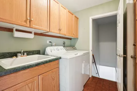 Other - 1821 E Cree Ln, Mount Prospect, IL 60056 photo 2 of 8