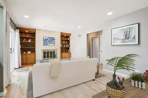 Living - 1821 E Cree Ln, Mount Prospect, IL 60056 photo 5 of 5