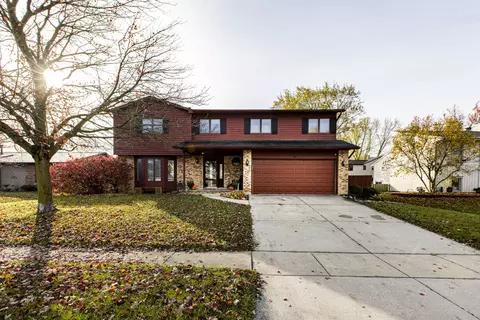 32 Gloucester Cir, Bloomington, IL 61704