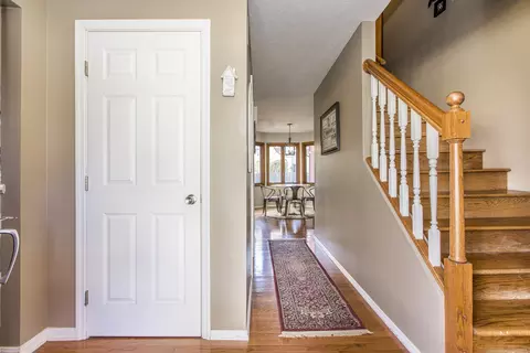 32 Gloucester Cir, Bloomington, IL 61704 photo 2