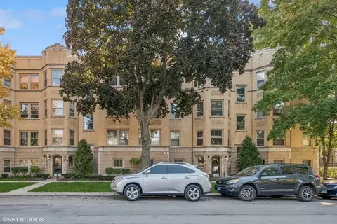 404 Wesley Ave #3, Oak Park, IL 60302