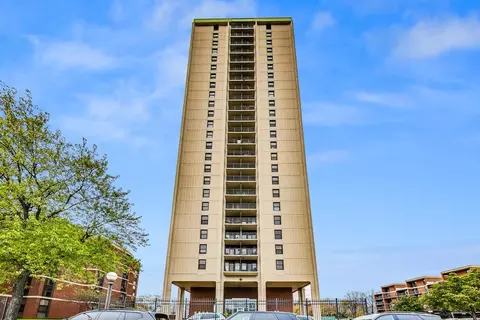 3001 S Michigan Ave #2102, Chicago, IL 60616