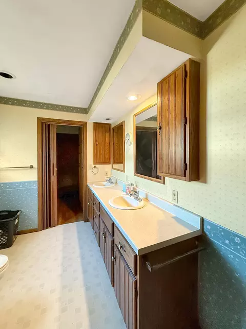 103 E Roosevelt St, Freeport, IL 61032 photo 18