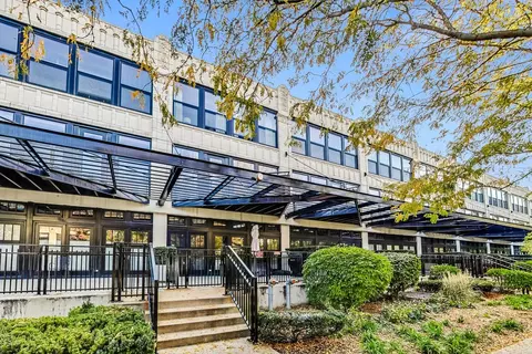 1001 W 15th St #230, Chicago, IL 60608