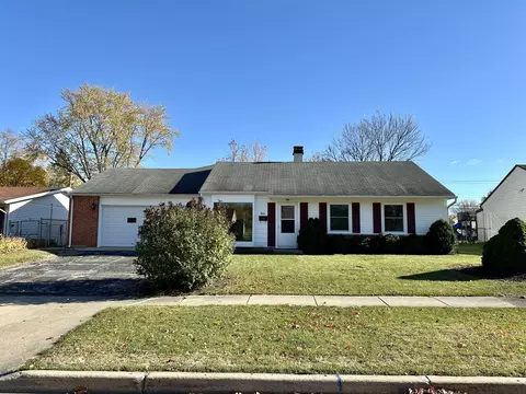 1013 Stratford Cir, Streamwood, IL 60107