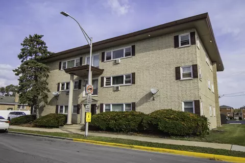 5011 Saint Charles Rd #103, Bellwood, IL 60104