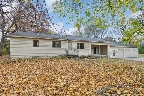 5 N611 Myles Rd, Saint Charles, IL 60175