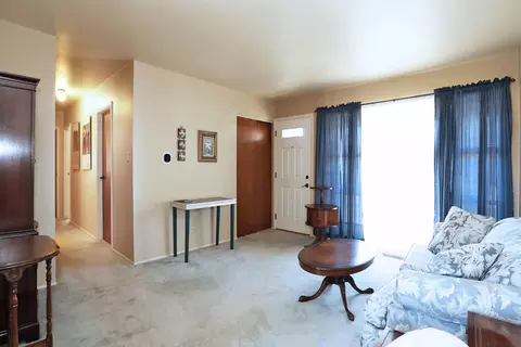 645 Olive St, Hoffman Estates, IL 60169 photo 7