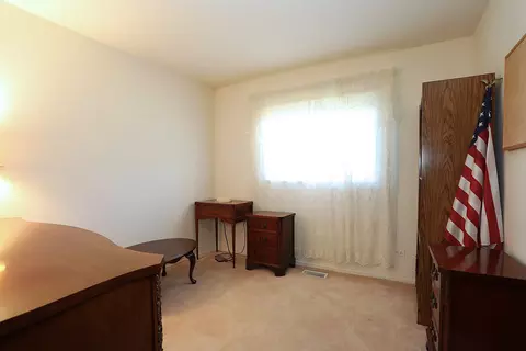 645 Olive St, Hoffman Estates, IL 60169 photo 18