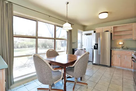 645 Olive St, Hoffman Estates, IL 60169 photo 8