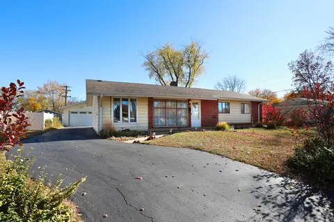 645 Olive St, Hoffman Estates, IL 60169