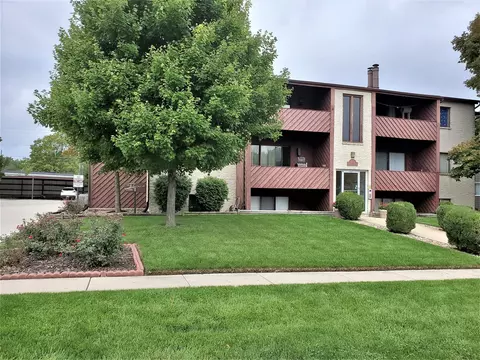 1911 Tracy Dr #3A, Bloomington, IL 61704