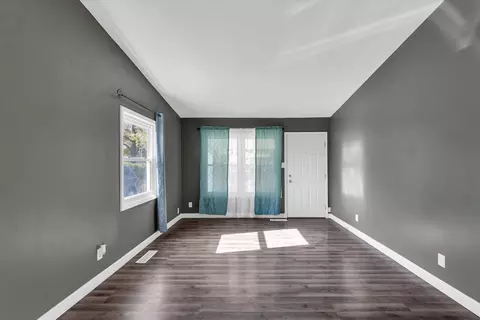 Living - 2015 Greendale Dr, Champaign, IL 61821 photo 2 of 3