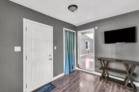 Entry Way - 2015 Greendale Dr, Champaign, IL 61821 photo 4 of 4