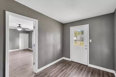 Entry Way - 2015 Greendale Dr, Champaign, IL 61821 photo 3 of 4