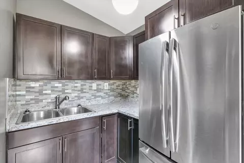 Kitchen - 2015 Greendale Dr, Champaign, IL 61821 photo 3 of 3