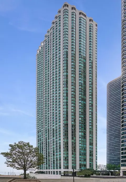 195 N Harbor Dr #5404, Chicago, IL 60601