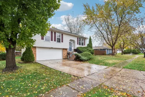 358 Shiloh Ct, Elgin, IL 60120 photo 5