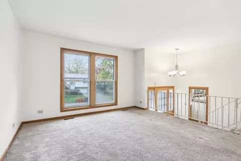 358 Shiloh Ct, Elgin, IL 60120 photo 18