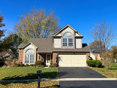 1764 Copperfield Ln, Crystal Lake, IL 60014